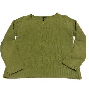 Basic Editions Women’s Small Green Long Sleeve Sweater Chic Winter Fashion